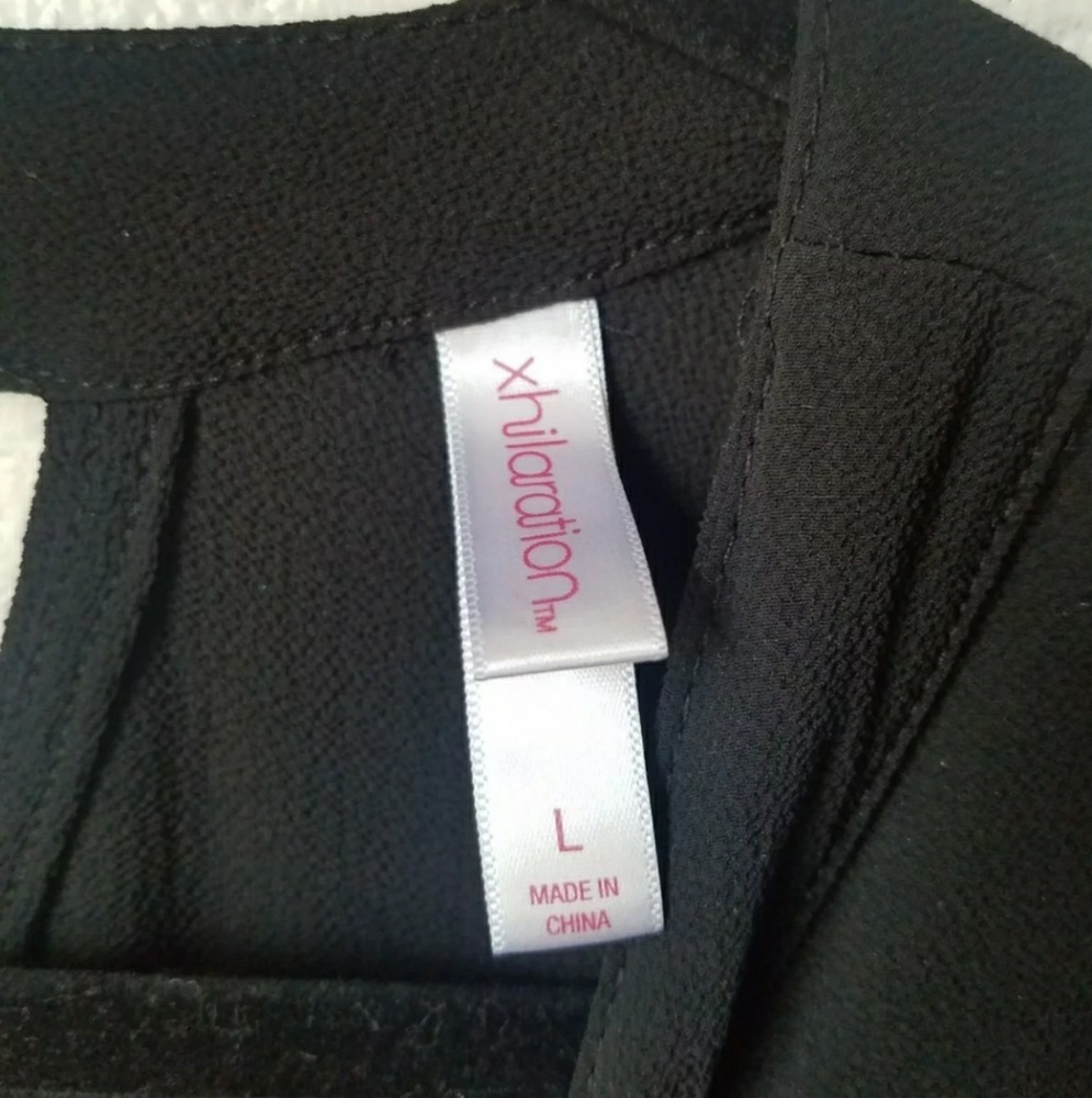 Keyhole blouse - Picture 2 of 4